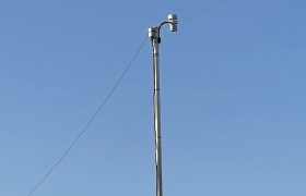 Anemometer on my dipole centre post