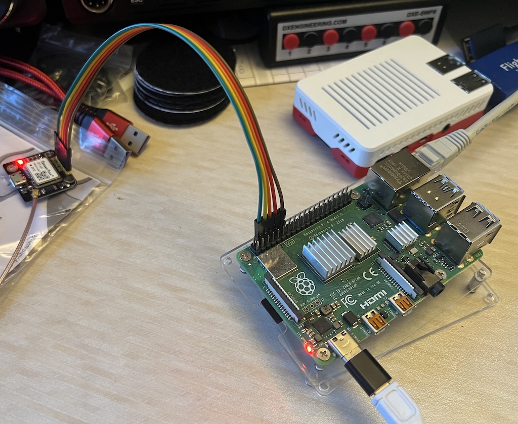 Raspberry Pi Stratum 1 NTP Time Server on my desk
